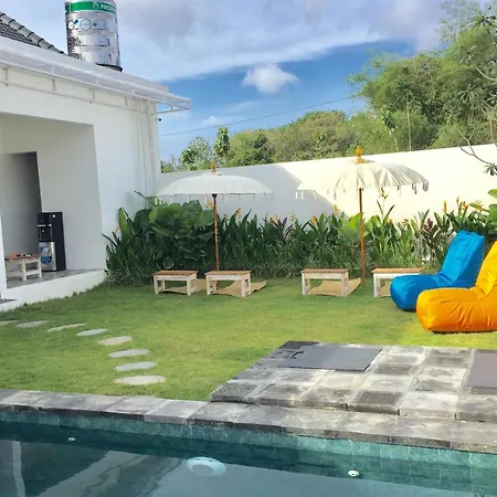 Uli Bali Hostel And Suite
